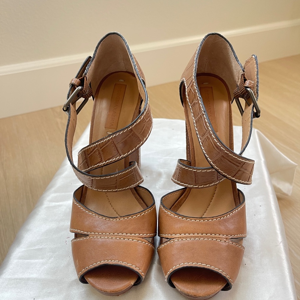 BCBGMAXAZARIA Sandals MA-PAYTON1, Bruana Brown, Size 8.5